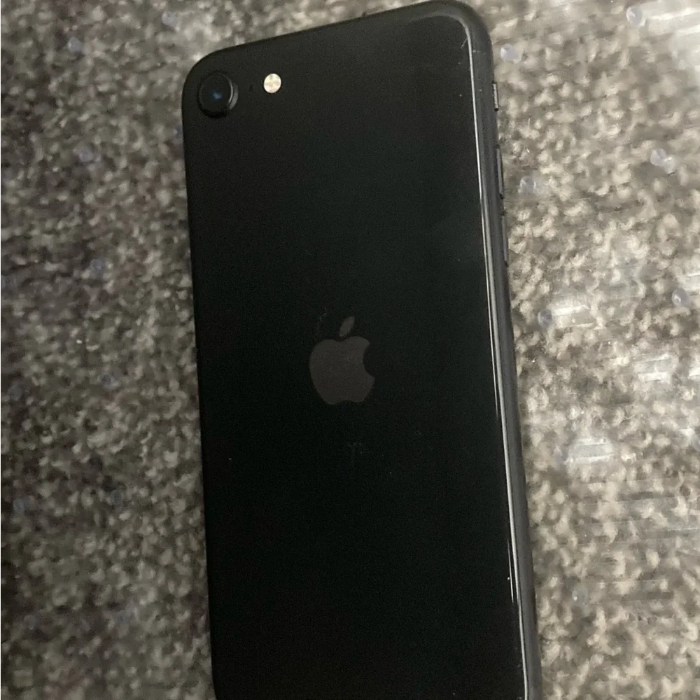 Apple iPhone in Black - Reliable Smartphone